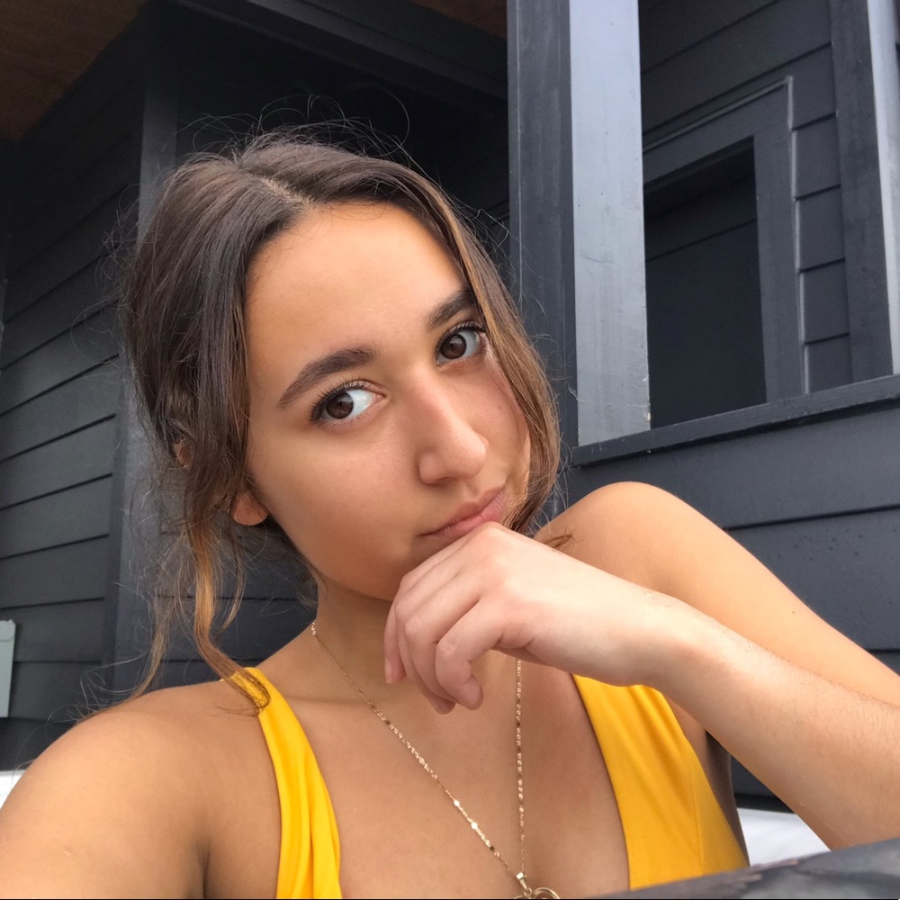 Meet your Posher, Lily